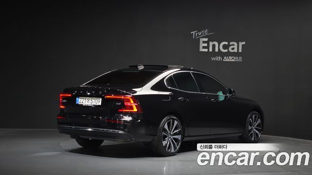 Volvo S60 (III) B5 Ultimate Bright 2023 — фото 2