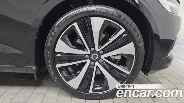 Volvo S60 (III) B5 Ultimate Bright 2023 — фото 5