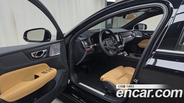 Volvo S60 (III) B5 Ultimate Bright 2023 — фото 10