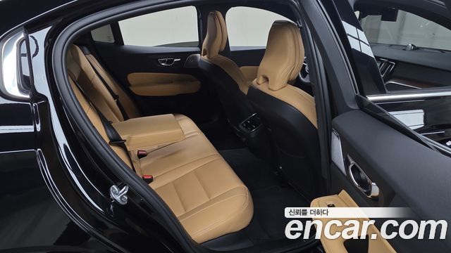 Volvo S60 (III) B5 Ultimate Bright 2023 — фото 11