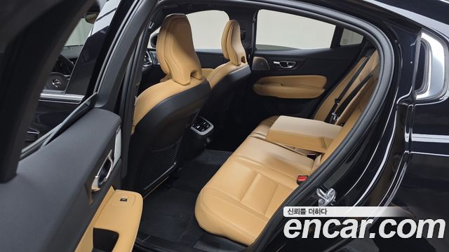 Volvo S60 (III) B5 Ultimate Bright 2023 — фото 12