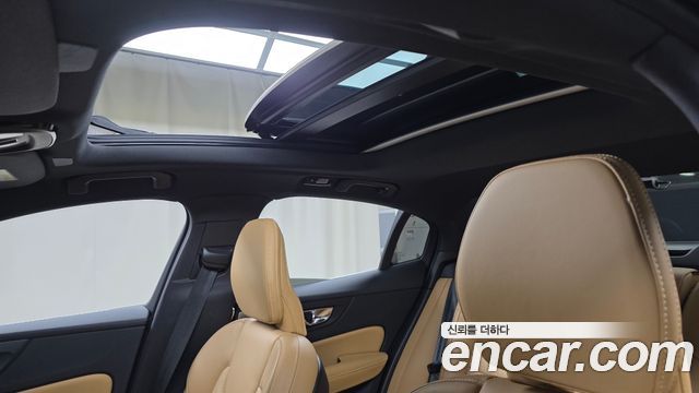 Volvo S60 (III) B5 Ultimate Bright 2023 — фото 17
