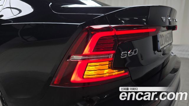Volvo S60 (III) B5 Ultimate Bright 2023 — фото 23