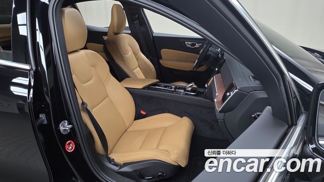 Volvo S60 (III) B5 Ultimate Bright 2023 — фото 26