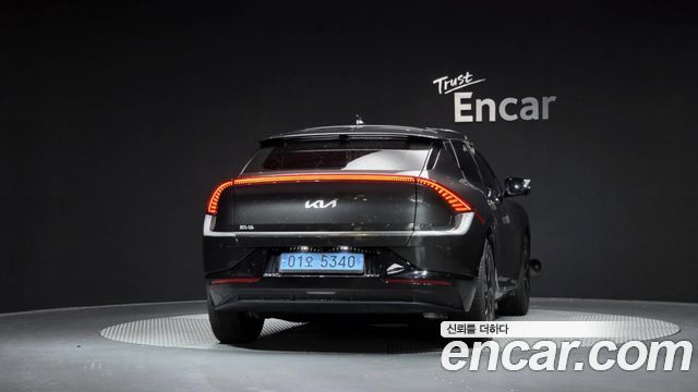 Kia EV6 Long Range Earth 2023 — фото 4
