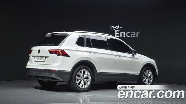Volkswagen Tiguan (II) 2.0 TDI Premium 2018 — фото 2