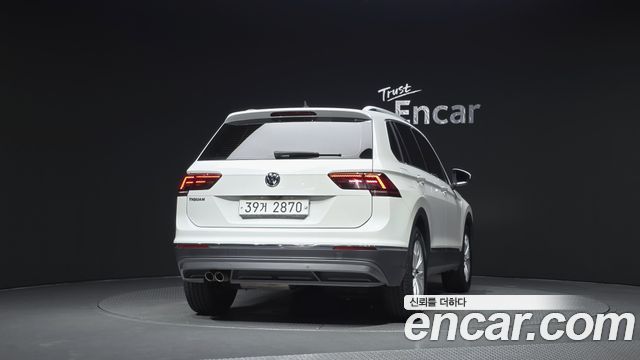 Volkswagen Tiguan (II) 2.0 TDI Premium 2018 — фото 4