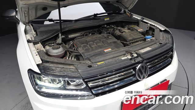 Volkswagen Tiguan (II) 2.0 TDI Premium 2018 — фото 6