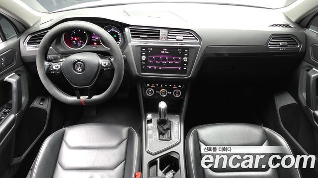 Volkswagen Tiguan (II) 2.0 TDI Premium 2018 — фото 7