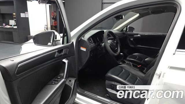 Volkswagen Tiguan (II) 2.0 TDI Premium 2018 — фото 10