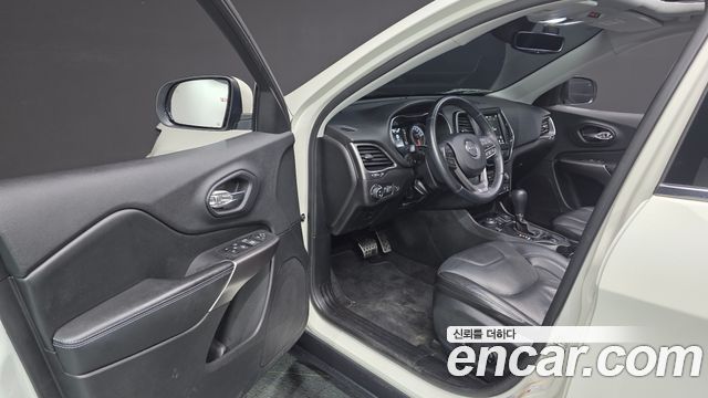 Jeep Cherokee (KL) 2.4 Longitude High AWD 2019 — фото 10