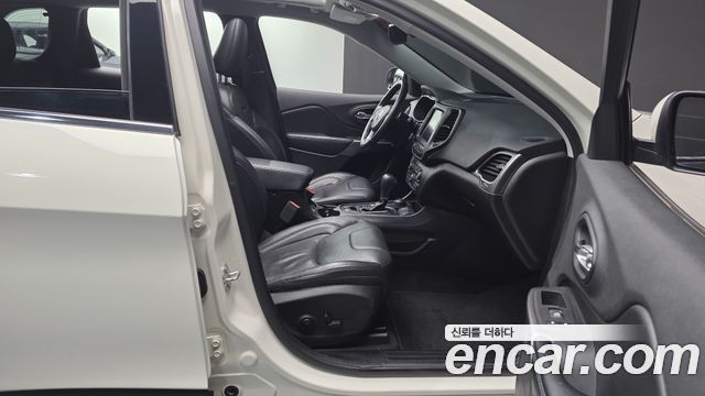 Jeep Cherokee (KL) 2.4 Longitude High AWD 2019 — фото 11