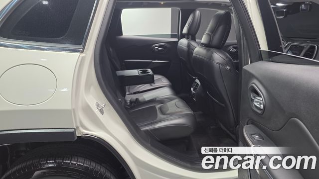 Jeep Cherokee (KL) 2.4 Longitude High AWD 2019 — фото 12