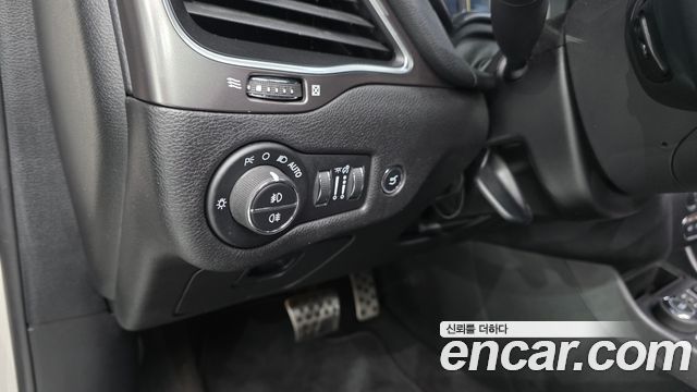 Jeep Cherokee (KL) 2.4 Longitude High AWD 2019 — фото 19