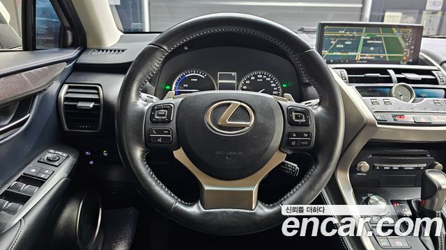 Lexus NX300h Supreme 2019 — фото 13