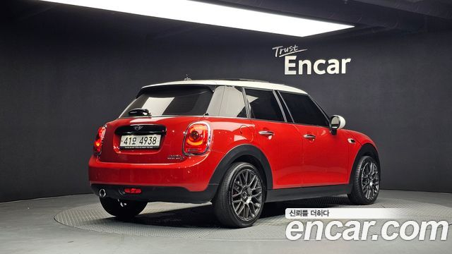 MINI Cooper D 5Door Standard 3rd 2018 — фото 2