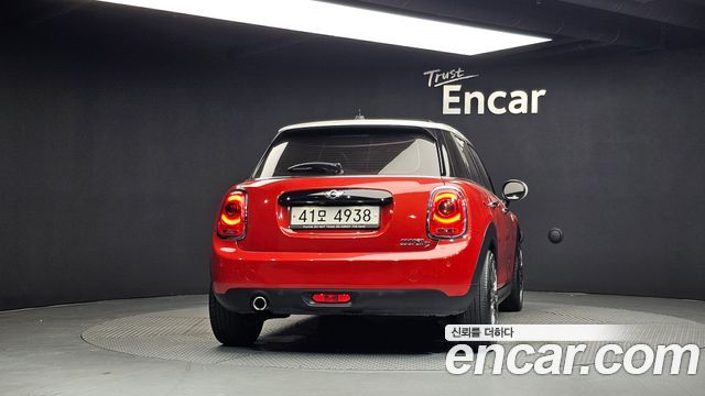 MINI Cooper D 5Door Standard 3rd 2018 — фото 4