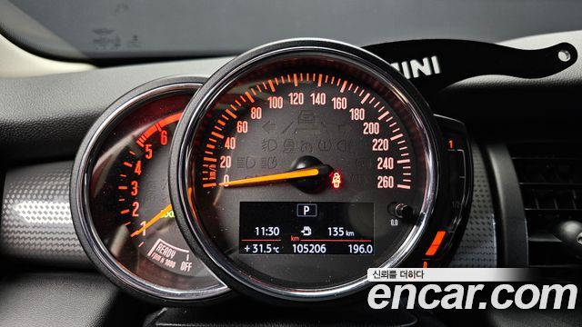 MINI Cooper D 5Door Standard 3rd 2018 — фото 8