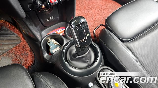 MINI Cooper D 5Door Standard 3rd 2018 — фото 9