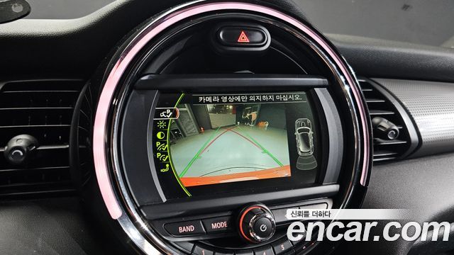 MINI Cooper D 5Door Standard 3rd 2018 — фото 15