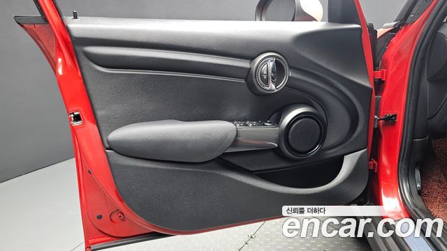 MINI Cooper D 5Door Standard 3rd 2018 — фото 24