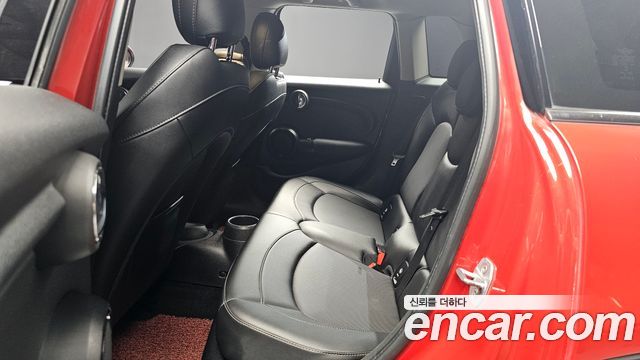 MINI Cooper D 5Door Standard 3rd 2018 — фото 26