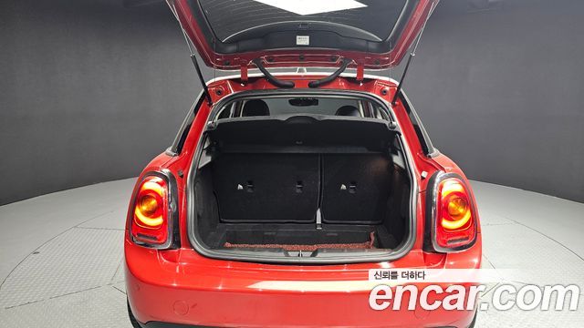 MINI Cooper D 5Door Standard 3rd 2018 — фото 27