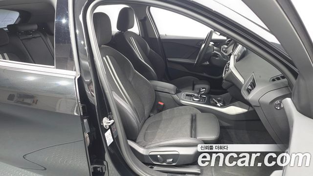 BMW 1 Series (F40) 118d Joy First Edition 2020 — фото 26