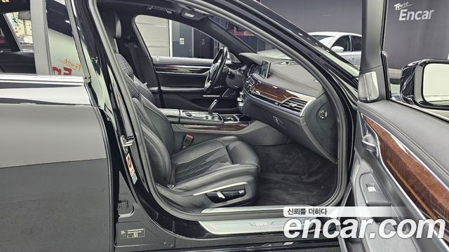 BMW 7 Series (G11) 750Li xDrive 2016 — фото 11