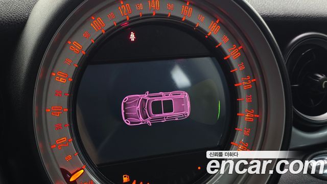 MINI Cooper D Clubman Standard 1st 2014 — фото 17