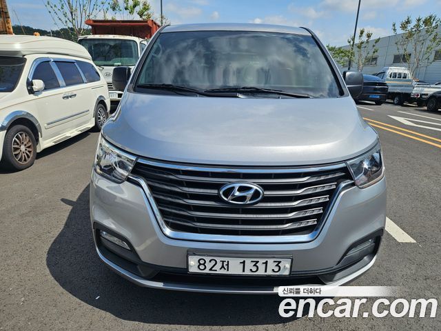 Hyundai Grand Starex Van 3-Seater Smart 2021 — фото 3