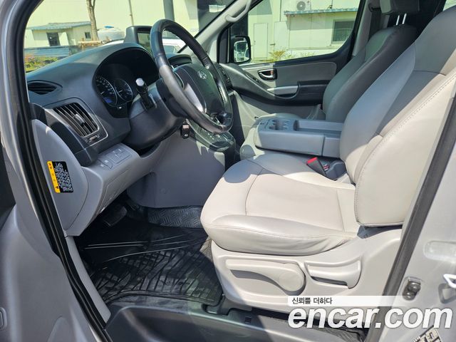 Hyundai Grand Starex Van 3-Seater Smart 2021 — фото 10