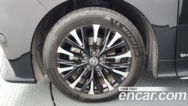 Toyota Alphard (IV) 2.5 HEV Executive AWD 2024 — фото 5