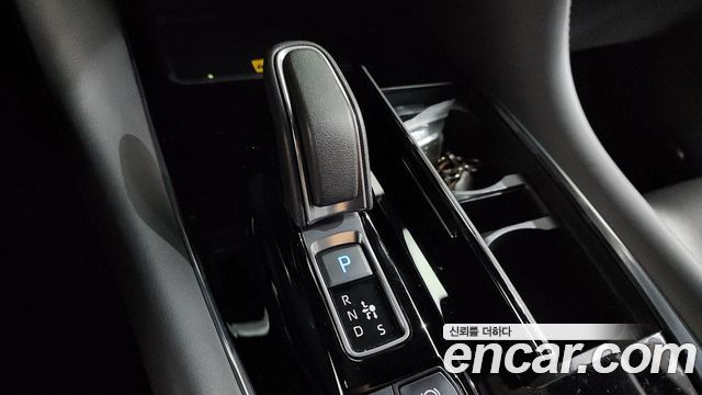 Toyota Alphard (IV) 2.5 HEV Executive AWD 2024 — фото 9