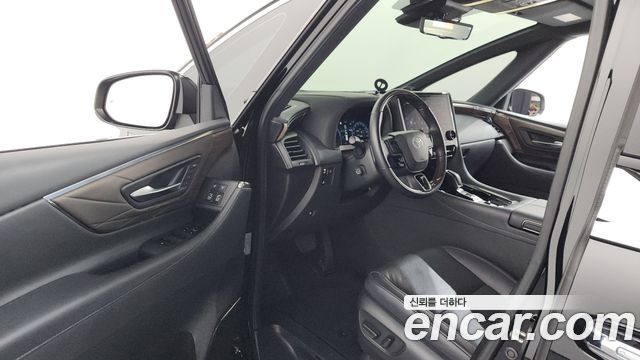 Toyota Alphard (IV) 2.5 HEV Executive AWD 2024 — фото 10