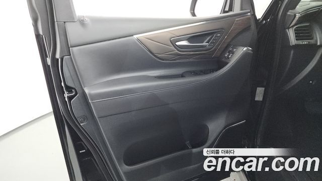 Toyota Alphard (IV) 2.5 HEV Executive AWD 2024 — фото 25