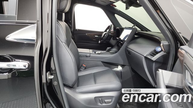 Toyota Alphard (IV) 2.5 HEV Executive AWD 2024 — фото 26