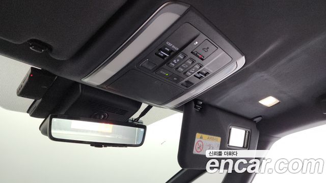 Toyota Alphard (IV) 2.5 HEV Executive AWD 2024 — фото 29