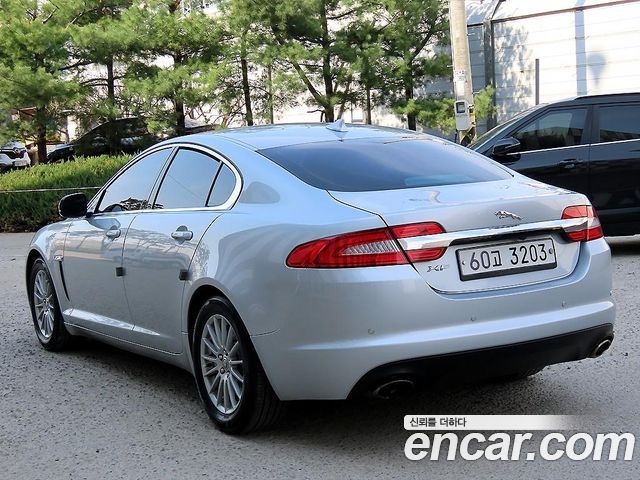 Jaguar XF 2.0 Luxury X250 2013 — фото 3