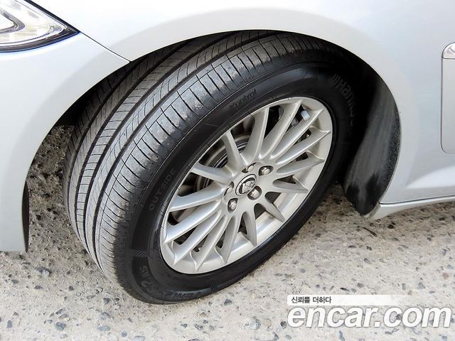Jaguar XF 2.0 Luxury X250 2013 — фото 24