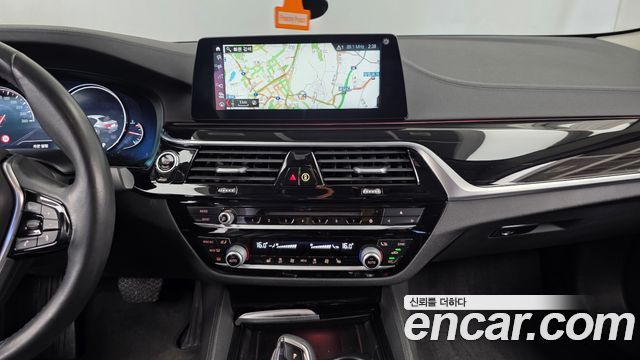 BMW 5 Series (G30) 520i Luxury 2018 — фото 14