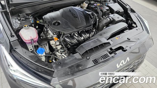 Kia K8 2.5 Gasoline 2WD Signature Special 2023 — фото 6