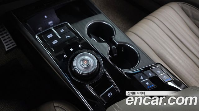 Kia K8 2.5 Gasoline 2WD Signature Special 2023 — фото 9