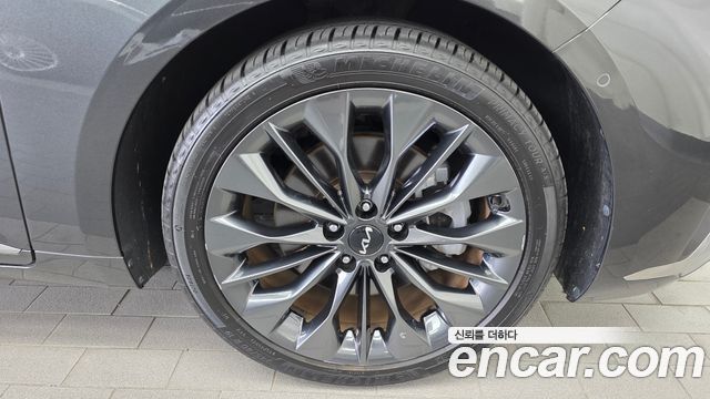 Kia K8 2.5 Gasoline 2WD Signature Special 2023 — фото 21