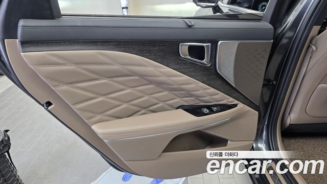 Kia K8 2.5 Gasoline 2WD Signature Special 2023 — фото 25
