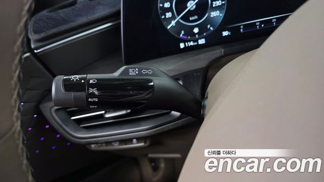 Kia K8 2.5 Gasoline 2WD Signature Special 2023 — фото 34