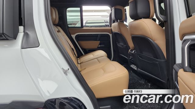 Land Rover Defender (L663) 110 D300 X-Dynamic HSE 2025 — фото 12