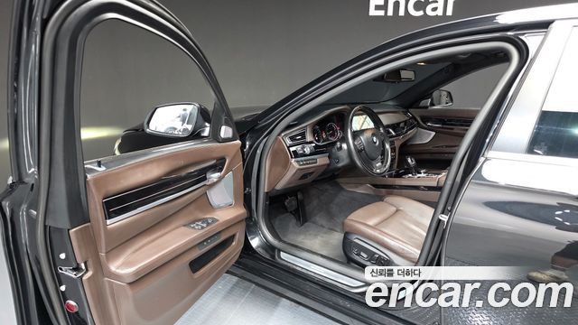 BMW 7 Series (F01) 750Li xDrive Individual 2015 — фото 10