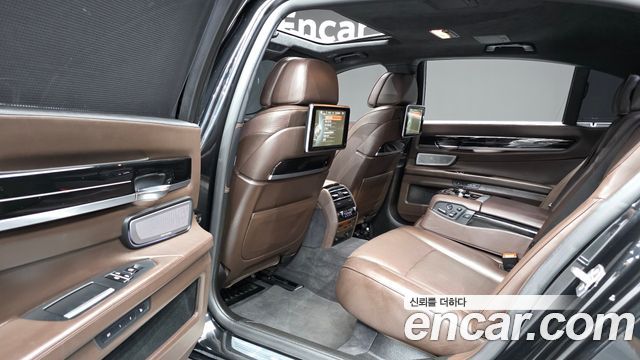 BMW 7 Series (F01) 750Li xDrive Individual 2015 — фото 15