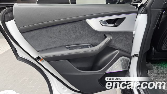 Audi Q8 (4M) 55 TFSI Quattro Premium 2025 — фото 31